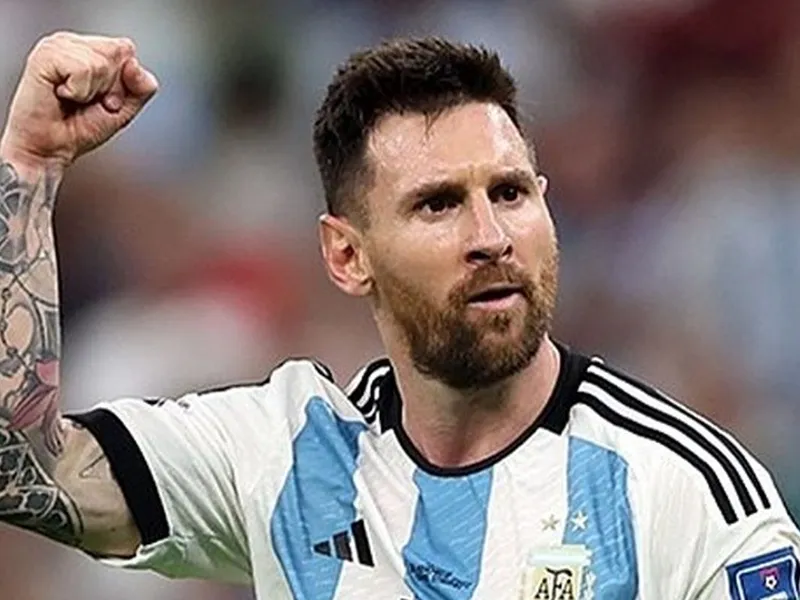 Leo Messi evoluând pentru Naţionala Argentinei, la Cupa Mondială din Qatar - Foto: Wikimedia/Hossein Zohrevand/CC BY 4.0