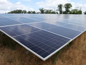 Energia de la centralele fotovoltaice poate crește prețul la consumatorii casnici. Unde se întâmplă? - Foto: Profimedia images