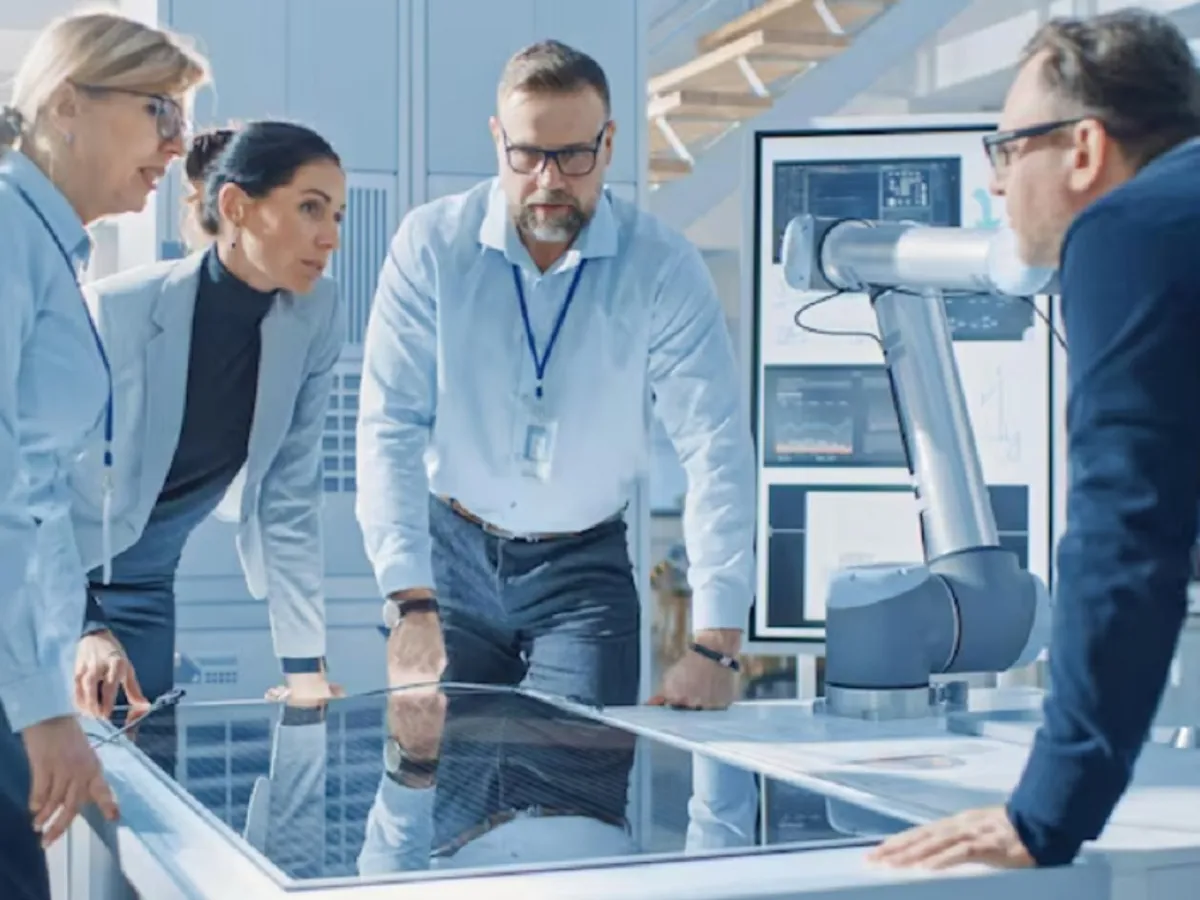 Cutremur în industrie. O companie globală de tehnologie concediază 2.500 de angajați. E o presiune prea mare