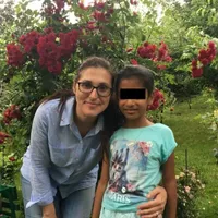 Sorina și mama ei adoptivă, Ramona Săcărin