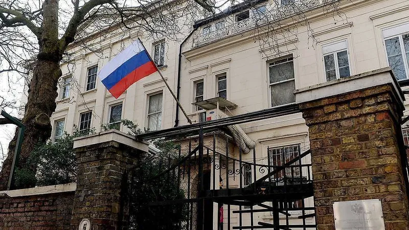 Înapoi la "Mama Rusie". Austria anunță că expulzează patru diplomați ruși/FOTO: TASS