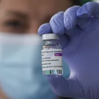 Letonia a suspendat şi ea utilizarea vaccinului anti-COVID AstraZeneca. / Foto: digi24.ro