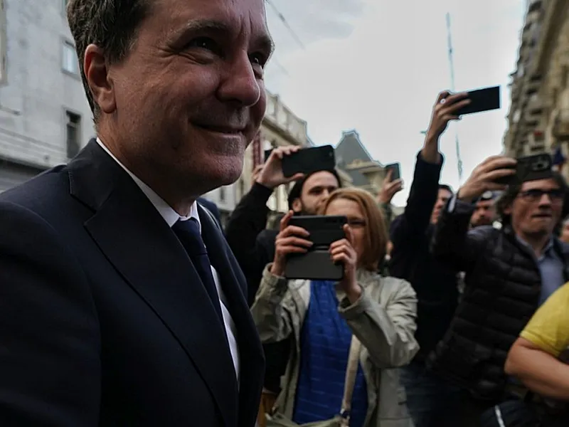 Nicuşor Dan ajunge la sediul său de campanie - Foto: INQUAM PHOTOS/Pană Tudor