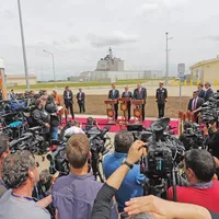 EVENIMENT Inaugurarea scutului de la Deveselu, în prezența premierului de atunci, Dacian Cioloș, și a secretarului general NATO, Jens Stoltenberg