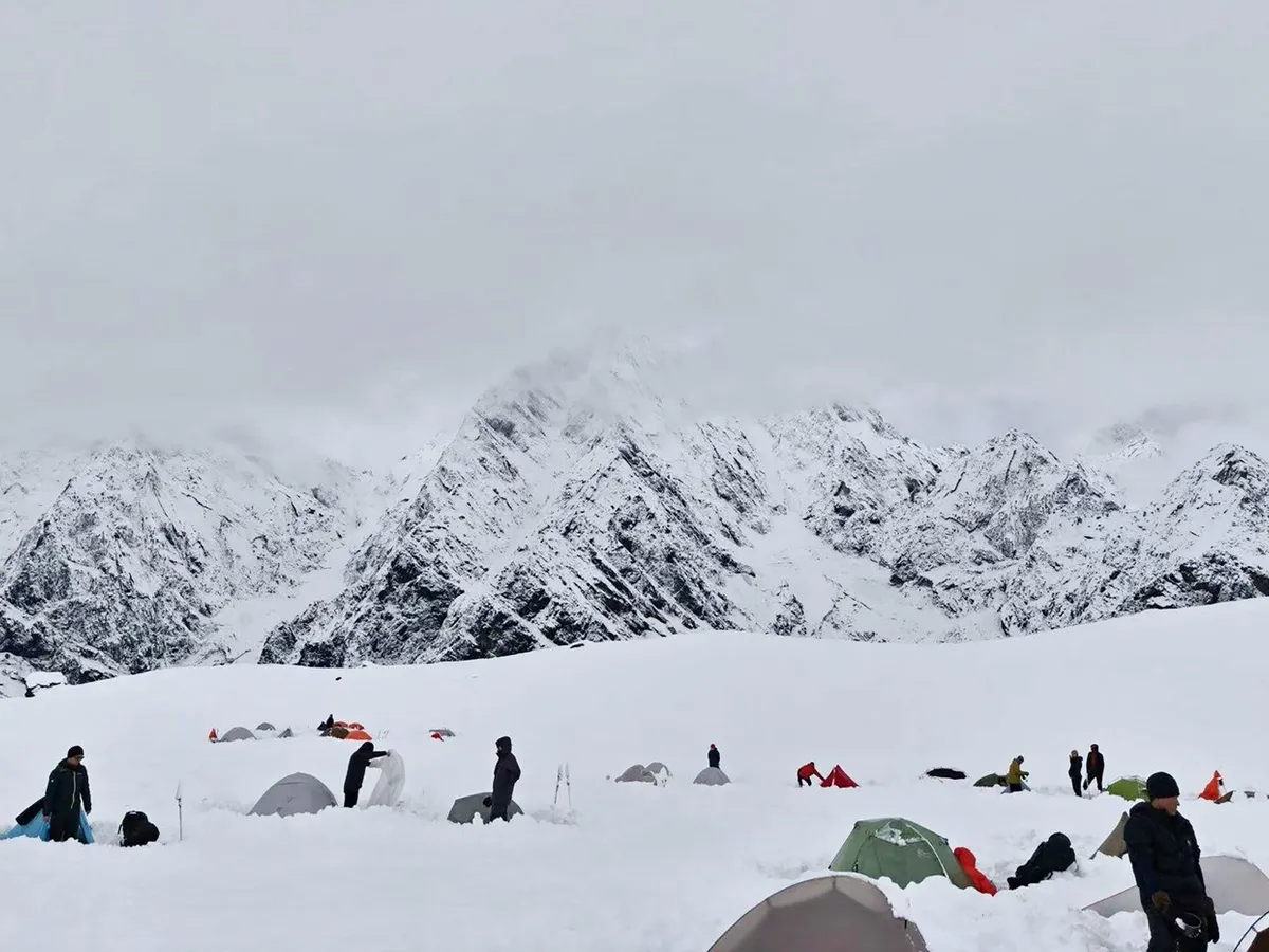 Excursioniști pe Everest - Foto: Profimedia Images