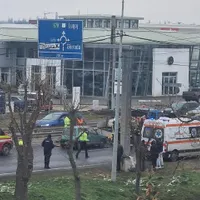 O șoferiță de 86 de ani, „spaima șoselelor” cu un Tico. A lovit doi drumari care plombau gropi - Foto: News.ro