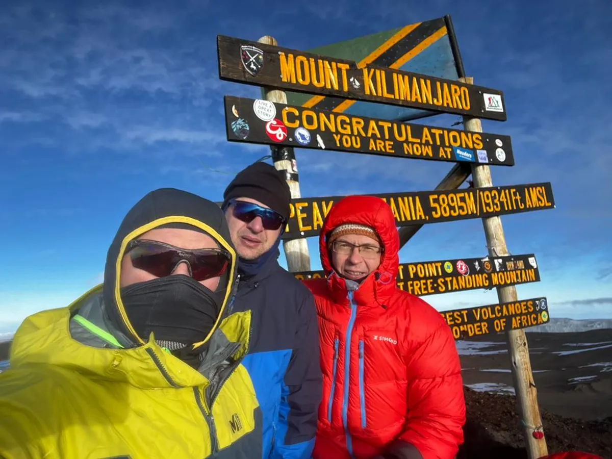 Fantastica poveste a unui cunoscut medic care a „reparat” mii de pacienți. Are armata SUA „la picioare”