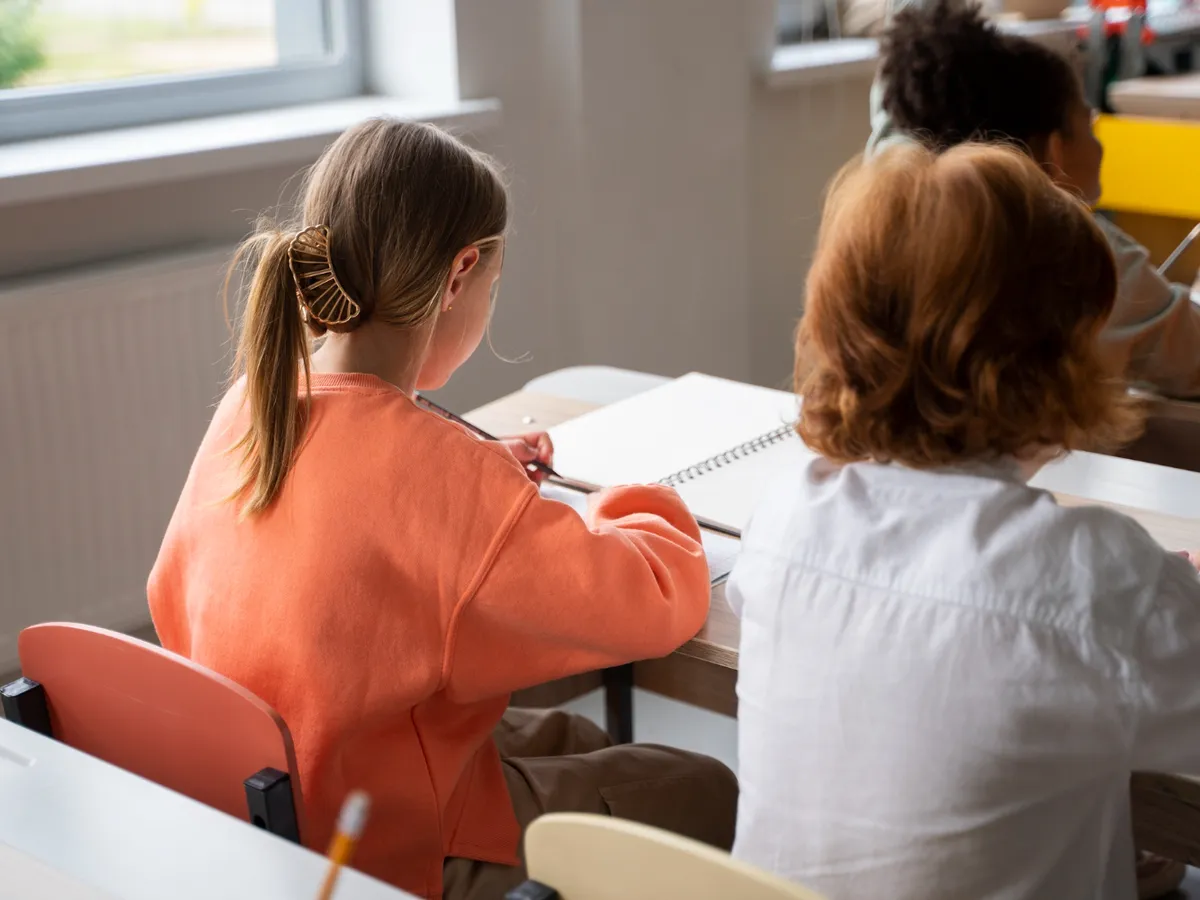 Schimbare importantă în Programa școlară. Când vor fi chemați la ore elevii de clasa a VIII-a?