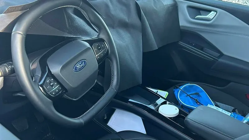 Primul mini-SUV electric fabricat în România, la Craiova, surprins în teste - Foto: Facebook/Adrian Dragan