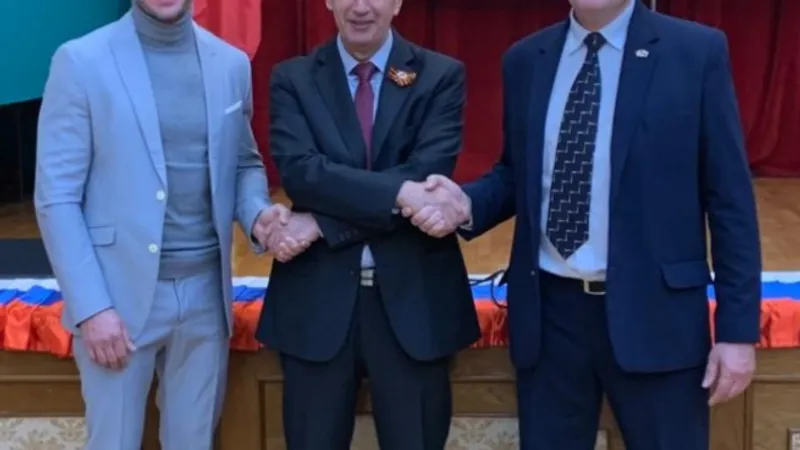 Lavrincic cu ambasadorul rus la București, Valeri Kuzmin, și un alt afacerist român de textile. Sursa: Facebook
