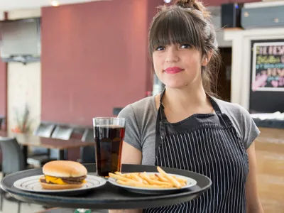 Un lanț de restaurante fast-food dă faliment. 7.000 de angajați, concediați. Ce urmează acum? - Foto: Freepik.com (rol ilustrativ)