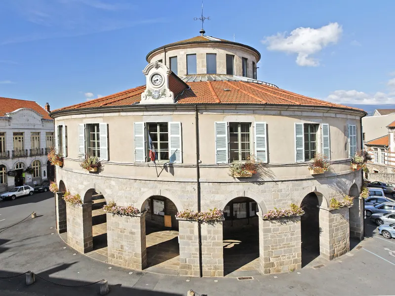 Sătul de România? Cum cumperi o casă cu doar 1€ în Franța sau Italia. Ce costuri ascunse au? - FOTO: ville-ambert.fr/