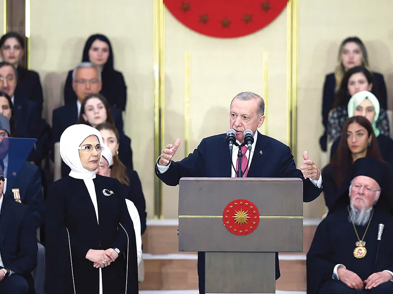 Recep Tayyip Erdoğan a încarcerat oponenți politici, jurnaliști și activiști civici, a închis sau preluat instituții media, și-a constituit o camarilă în jurul propriei familii - Foto: Profimedia Images