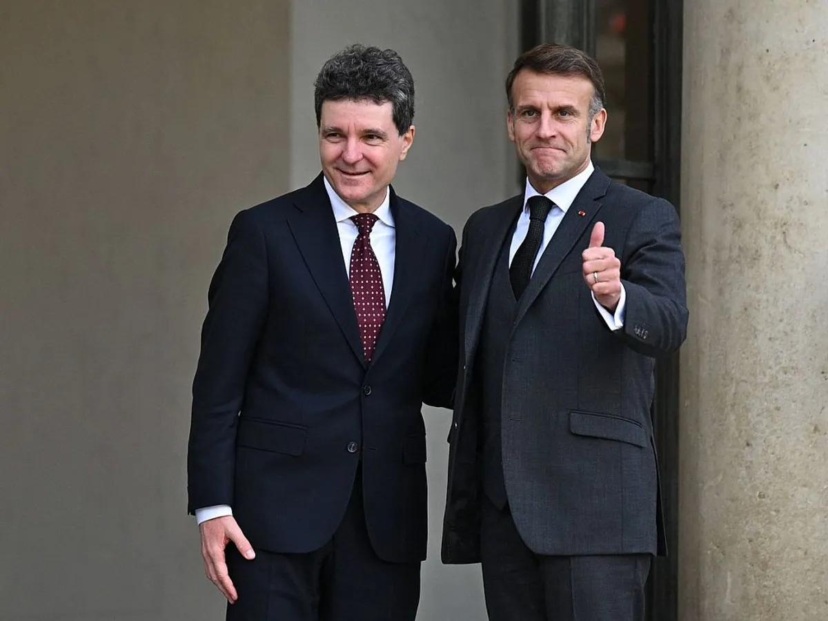 Preşedintele României, Nicuşor Dan, întâmpinat de preşedintele Franţei, Emmanuel Macron - Foto: Profimedia Images