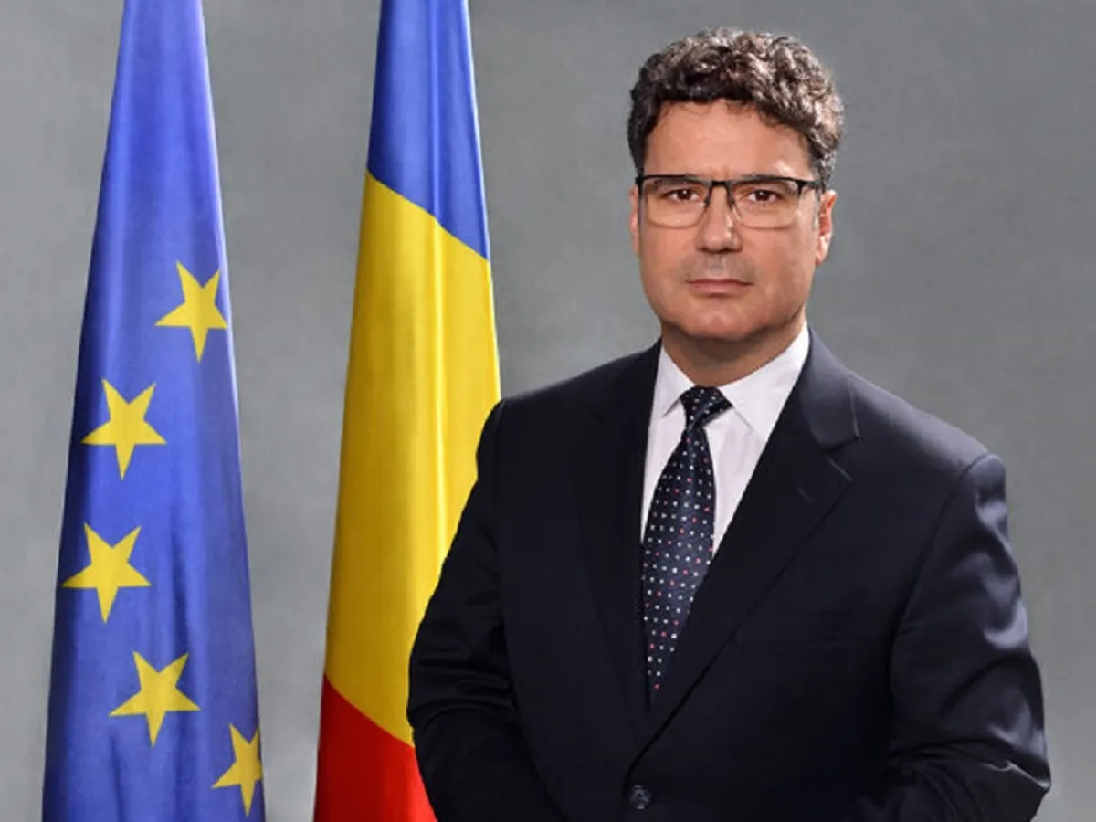 Remus Pricopie, rectorul SNSPA, cere BEC să verifice semnăturile depuse de candidații independenți - Foto: SNSPA