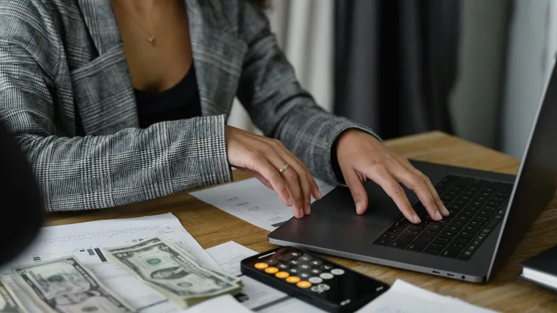 Care sunt cei 1,5 milioane de români care vor primi 400 de lei în plus la salariu din vară Foto: Pexels (fotografie cu caracter ilustrativ)