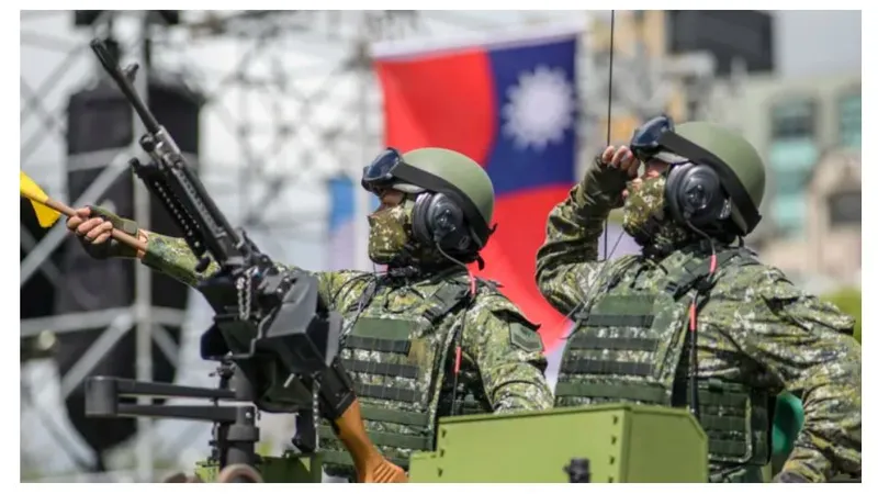 Armata din Taiwan a publicat un ghid de supraviețuire pentru populație în caz de război cu China/foto: getty