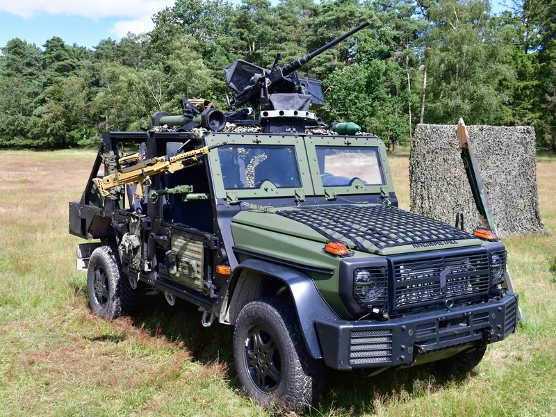 Forțele Speciale ale României, dotate cu mașini de desant aerian. Au la bază Mercedes G-Class și vânează tancuri - Foto: Profimedia images
