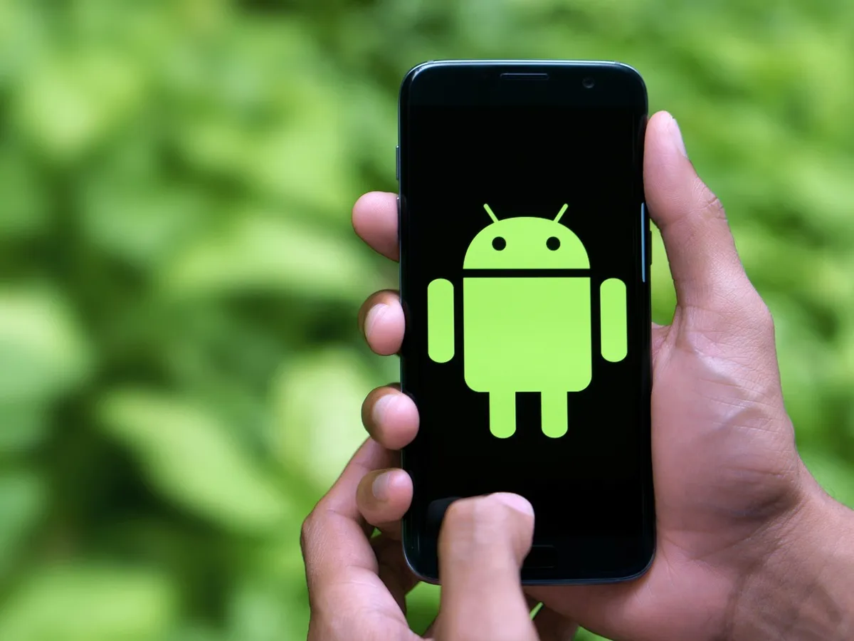 5 trucuri simple care fac telefonul cu Android să meargă mai repede și să țină mai mult