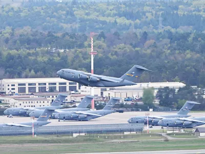 Zeci de avioane de marfă au transportat muniție de la baze ale SUA din Germania -  Foto: Profimedia Images (imagine cu rol ilustrativ)