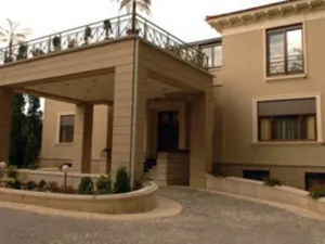 Președintele Dan s-ar muta în vila folosită de Dăncilă, Bolojan, în casa Mioarei Roman (surse) - Foto: digi24.ro