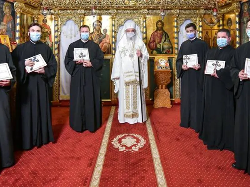 Guvernul, Parlamentul și partidele politice ocupă ultimele locuri în ceea ce priveşte gradul de încredere al românilor/FOTO: basilica.ro