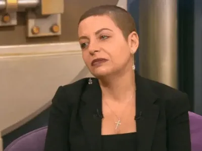Margarita Simonian, propagandista lui Putin, își pregătește locul de veci în apropierea casei. Urna cu cenușa soțului, păstrată lângă pat 