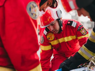 22 de copii şi 27 de adulţi au fost evacuaţi. Incendiu la o clinică de pediatrie - Foto: igsu.ro