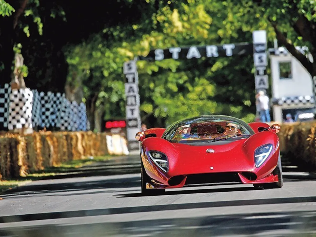 Noul supercar De Tomaso P72
