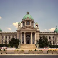 Ambasade occidentale la Belgrad şi-au exprimat îngrijorarea cu privire la o campanie de "intimidare" desfăşurată de media sârbe pro-guvernamentale şi deputaţi ai partidului de guvernământ împotriva unor ONG şi jurnalişti. / Foto: euractiv.com
