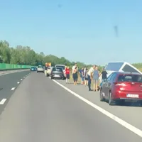 Un autocar s-a răsturnat pe autostrada A2. Sunt 5 victime dintre care una este prinsă sub mașină Foto: SU Călărași