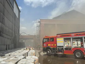 Incendiu masiv în București. Arde o hală din Sectorul 3. Intervin 10 mașini de pompieri - Foto: ISU-B-If (rol ilustrativ)