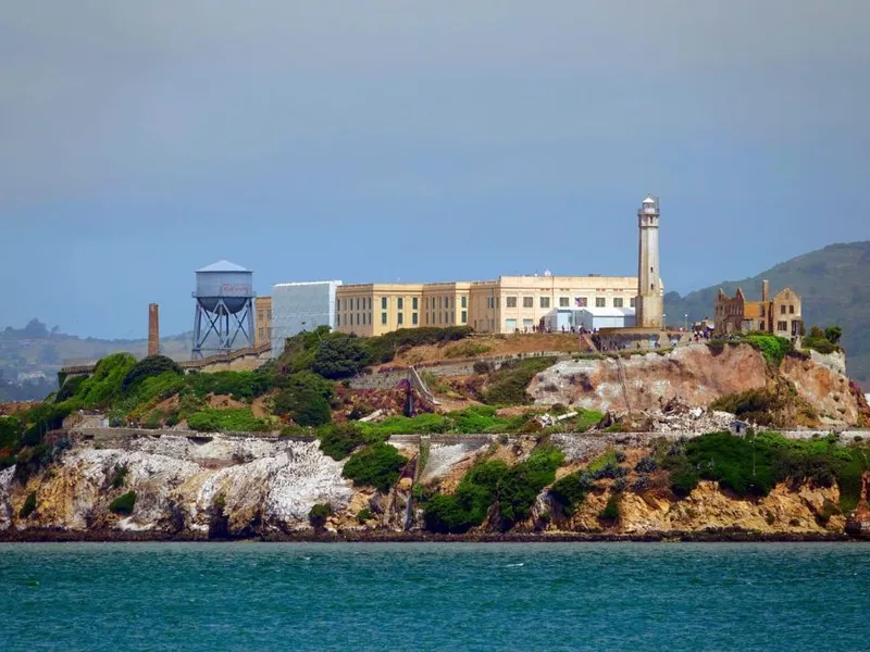 Noul Alcatraz al lui Donald Trump ar putea costa 2.000.000.000 $. Ce opţiuni sunt? - Foto: Profimedia Images