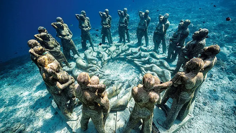 Muzeul Artei Scufundate - Marea Barieră de Corali, Australia