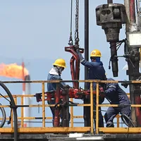 În 2017, se estima că în România existau 13.000 de puţuri active răspândite în 400 de câmpuri petroliere - Foto: Profimedia Images