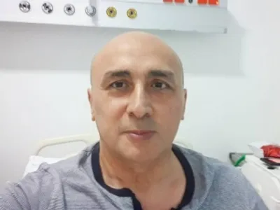 Cântărețul Marcel Pavel se îndoiește de existența coronavirusului, deși este tratat în spital pentru această boală. FOTO: Facebook