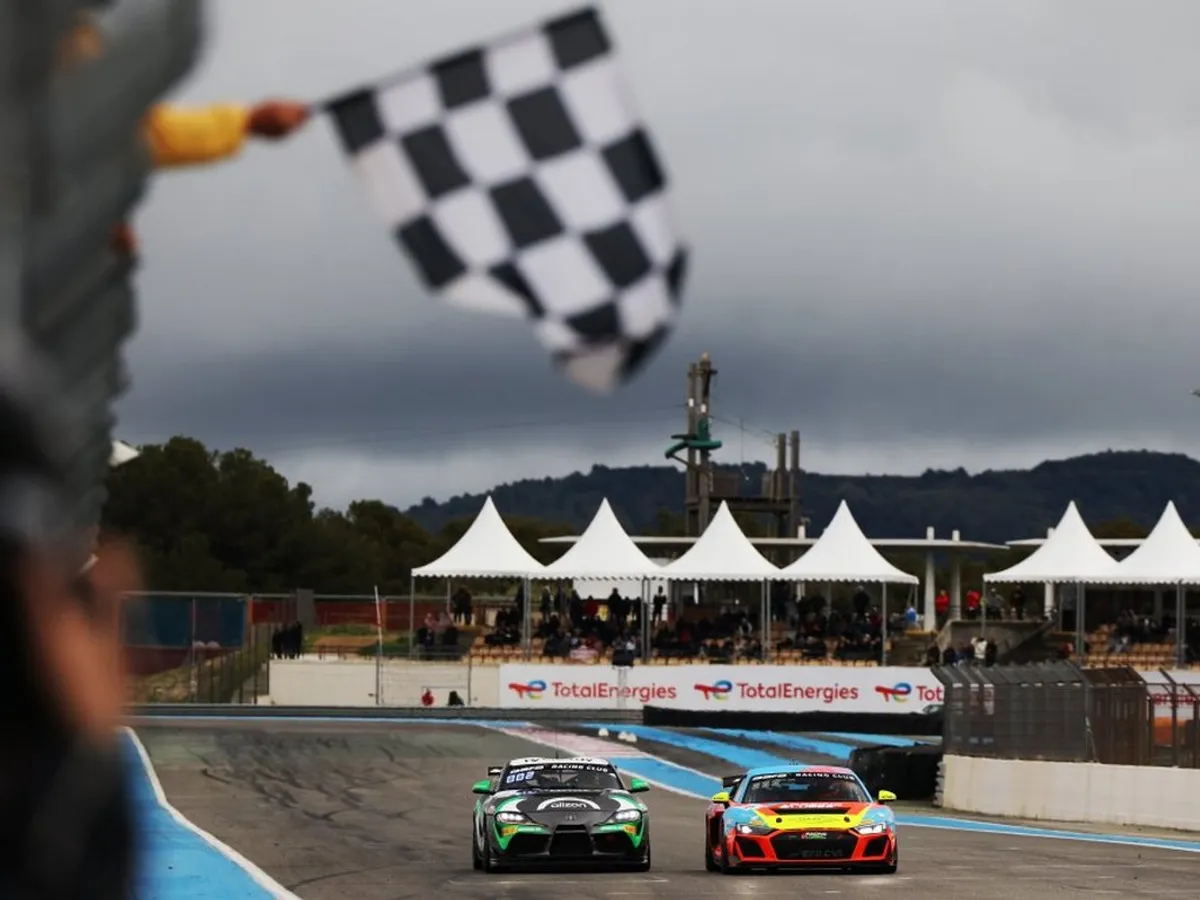 Weekend de foc, în GT4 European Series. Ce a făcut prima echipă românească în prima etapă? - Foto: gt4europeanseries.com