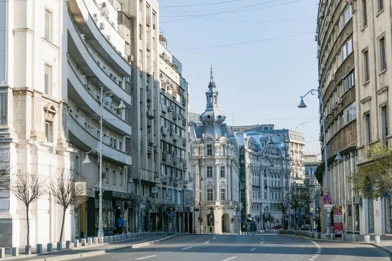 Din 29 mai, centrul Bucureștiului va deveni pietonal în weekend-uri. Foto Alberto Groșescu