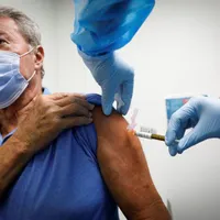Guvernul a adoptat ordonanţa care prevede alocaţie de hrană de 100 lei pentru persoanele vaccinate / FB