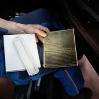 Când trebuie schimbat filtrul de polen al mașinii pentru a nu risca o boală respiratorie.Cu cărbune! - Foto: Profimedia Images - Imagine cu rol ilustrativ