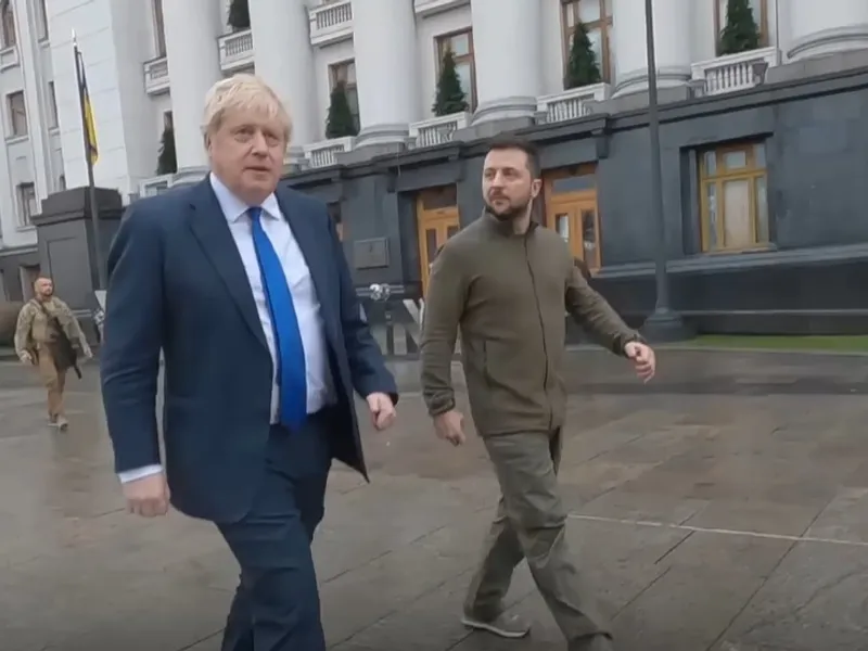 Ucraina primește un nou ajutor militar FOTO: captură video https://www.facebook.com/borisjohnson