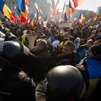 Jandarmeria în alertă: Spray lacrimogen și briceag confiscate la protestul din Piața Constituției!: FOTO - Profimedia(imagine cu rol ilustrativ)