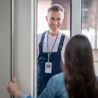 Uneori escrocii spun că sunt de la companiile de utilități - Foto: freepik (rol ilustrativ)