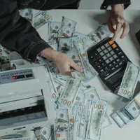 Cine sunt cei 6 români care apar în „Top-ul Miliardarilor” 2024, realizat de Forbes, și câți bani au - Foto: pexels.com/Tima Miroshnichenko