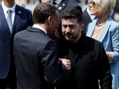 Volodimir Zelenski și Emmanuel Macron