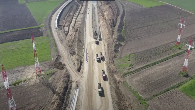 Lucrările pe 5 km de pe Autostrada Transilvania sunt la 39% / Youtube