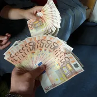 A luat 40.000 de euro prin Start-up Nation, pentru un atelier de mobilă care este într-o cafenea - Foto: Flickr/Rex Roof