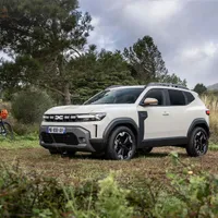 PREMIERĂ O mașină făcută în România, Dacia Duster, printre finalistele „Mașina Anului 2025” - Foto: Dacia