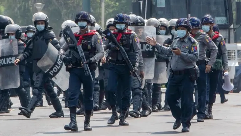 Peste 100 de organizaţii de apărare a drepturilor omului cer un embargou al ONU privind armele împotriva Myanmarului/FOTO: Getty