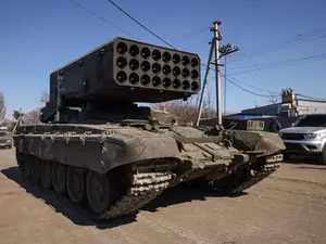 VIDEO Forțele ucrainene au capturat un tank cu muniție termobarică și câteva T-72B rusești/FOTO: profimediaimages.ro